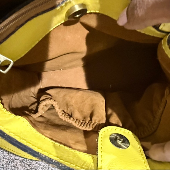 Patricia Nash Ledra Yellow Tooled Leather Bucket Bag  Chain Strap Crossbody - Picture 6 of 12